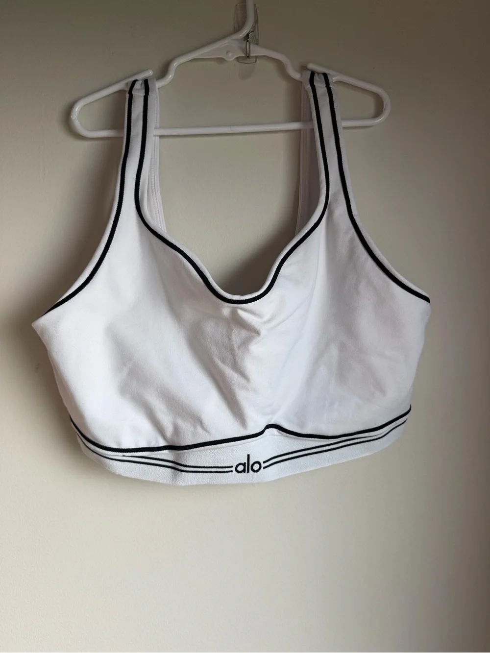 ALO Yoga airbrush Heart Throb Bra white/black